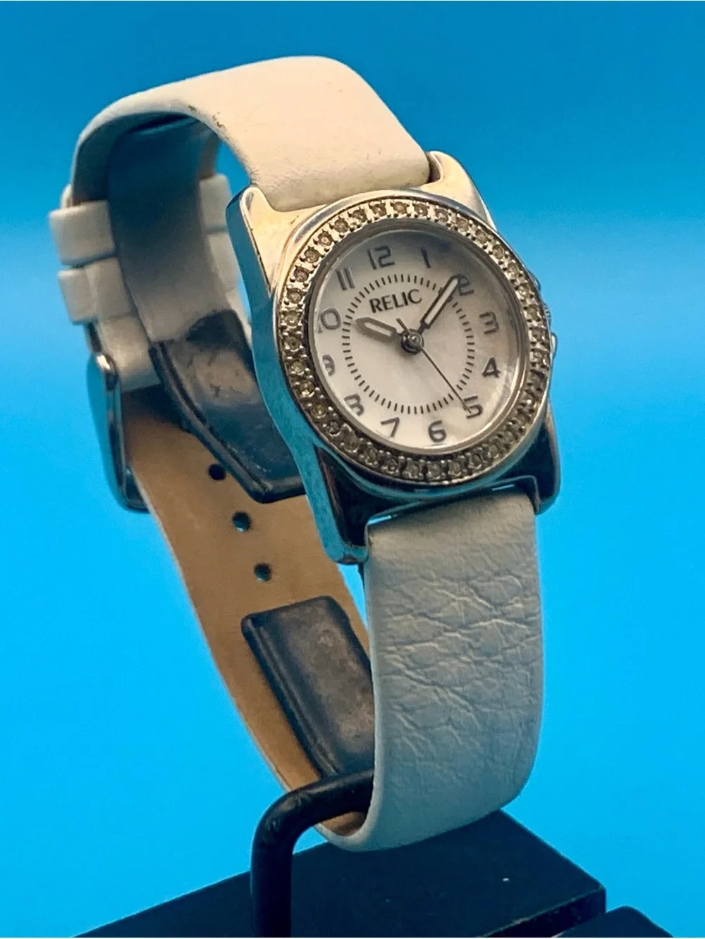 RELIC By FOSSIL ZRWL41000 Women’s Wristwatch  MOP Dial Crystals Working New Batt